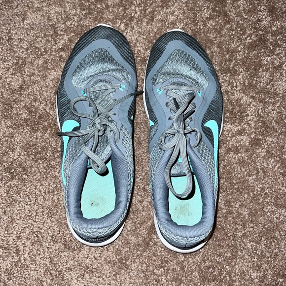 Running shoes - Picture 1 of 2
